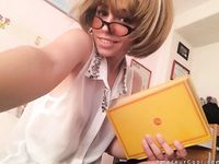 Adorable Arab Cam Girlfriend Rubs Her Juicy Clit