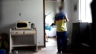 MORENA GOSTOSA TRAINDO COM O ENTREGADOR DE GÁS