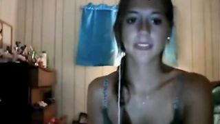 Cute Face Omegle Girl Shows her Amateur Body