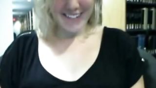 Flashing her Tits and Pussy in a Libary