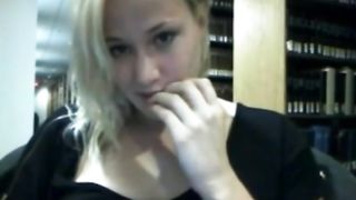 Flashing her Tits and Pussy in a Libary