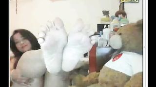 Phillippian Mature Show me her Soles Foot on Webcam