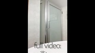 Hot Italian Teen Shows Big Tits in Shower Live on Periscope