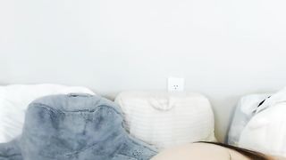 Slut Daydreamcutie Flashing Pussy on Live Webcam