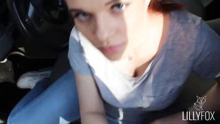 Amateur babe is sucking dick in the car before getting fucked from the back, until she cums