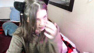 Amateur girl is demonstrating her cock sucking routine with a big dildo, before using a vibrator