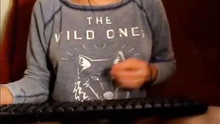 Amateur brunette is often in the mood to masturbate on cam, until she gets completely satisfied