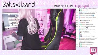 Gamer Girl Forgets to Turn off the Stream AND SQUIRT IN LIVE CHAT