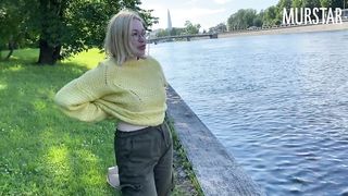 Webcam girl sucked in the park for money || Murstar