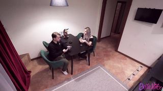 Блоггер трахнул девственницу в анал - (BelleNiko)