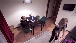 Блоггер трахнул девственницу в анал - (BelleNiko)