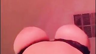 Thick babe Alva Jay makes her pussy wet