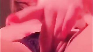 Thick babe Alva Jay makes her pussy wet