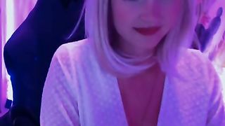 Kittyplays Flash Nipples on Twitch Live