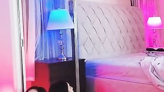 Chinese girl dancing and showing big boobs 美女主播露点抖奶舞蹈騷