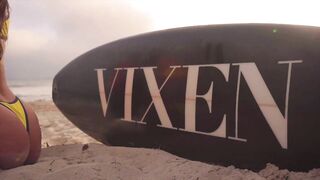 VIXEN BFFs go west for a threesome they will never forget