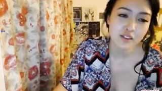 Cute Zilla X Squirting on Live Webcam