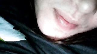 Filipina Fingers her Wet Pussy on Camfrog