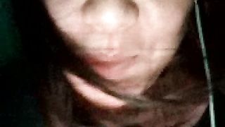 Filipina Fingers her Wet Pussy on Camfrog