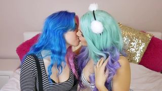 2 Polish YouTubers doing the Kissing Challenge