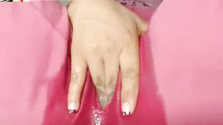 She Cum on her Pink Pants