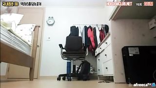 아프리카 영정 - Dumb Teen Shows her Pussy on Webcam Live